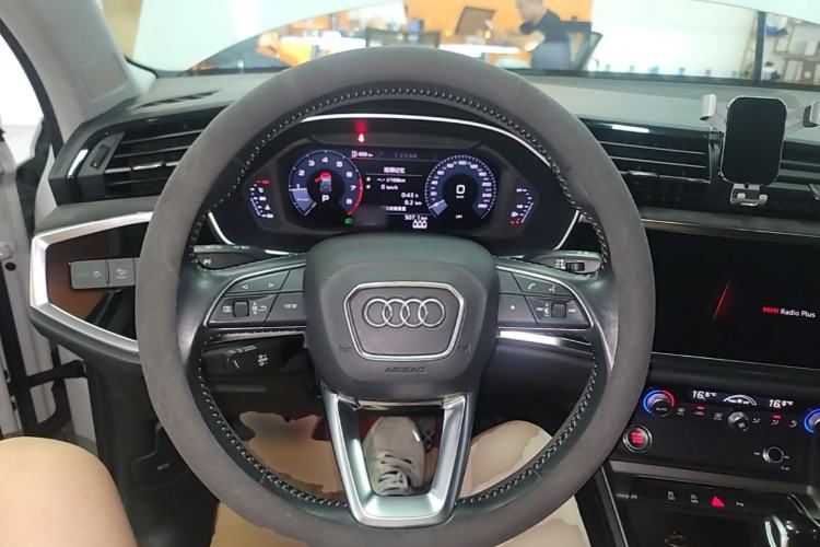 Used Audi Q3 2019 35 TFSI Advanced Dynamic Edition Steering Wheel