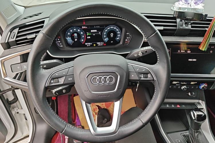 Used Audi Q3 2019 35 TFSI Advanced Dynamic Edition Steering Wheel