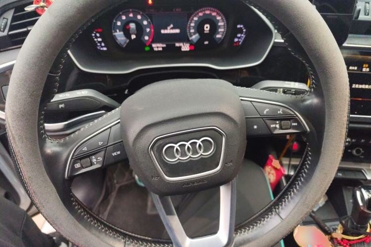 Used Audi Q3 2019 35 TFSI Advanced Dynamic Edition Steering Wheel