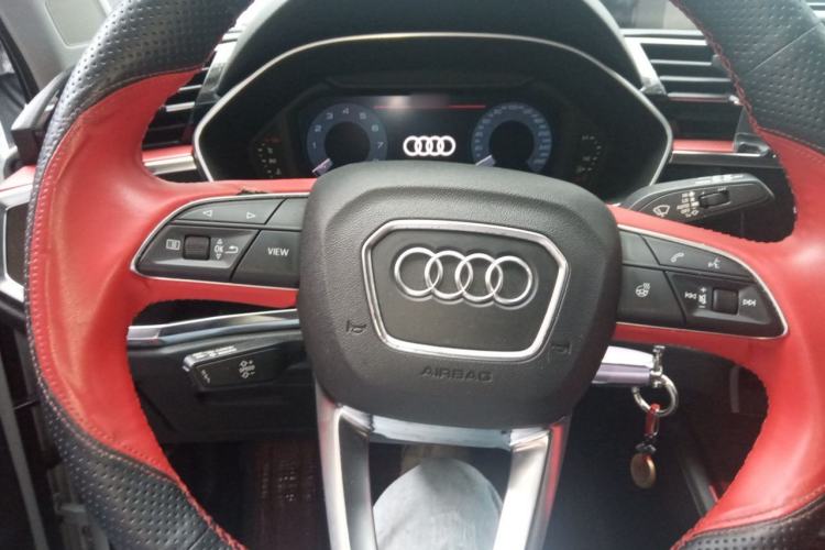 Used Audi Q3 2019 35 TFSI Fashion Dynamic Model Steering Wheel