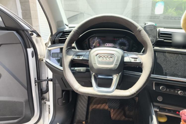 Used Audi Q3 2019 35 TFSI Fashion Dynamic Model Steering Wheel