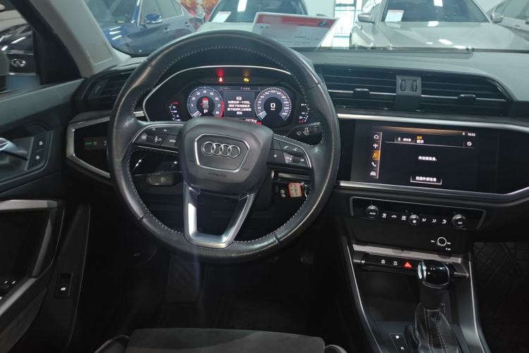 Used Audi Q3 2019 35 TFSI Advanced Dynamic Edition Steering Wheel