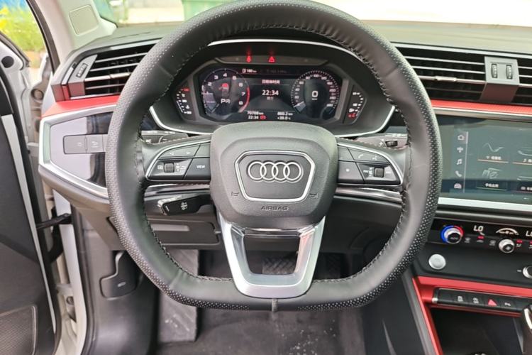 Used Audi Q3 2019 35 TFSI Fashion Dynamic Model Steering Wheel