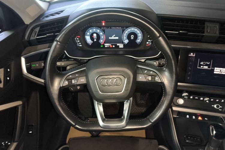 Used Audi Q3 2019 35 TFSI Fashion Dynamic Model Steering Wheel
