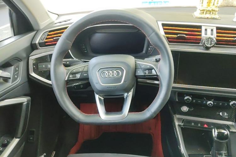 Used Audi Q3 2019 35 TFSI Fashion Dynamic Model Steering Wheel