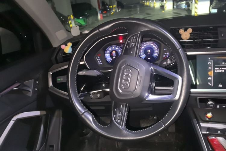 Used Audi Q3 2019 35 TFSI Advanced Dynamic Edition Steering Wheel