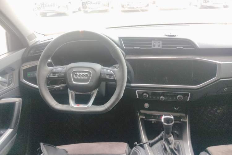 Used Audi Q3 2019 35 TFSI Fashion Dynamic Model Steering Wheel