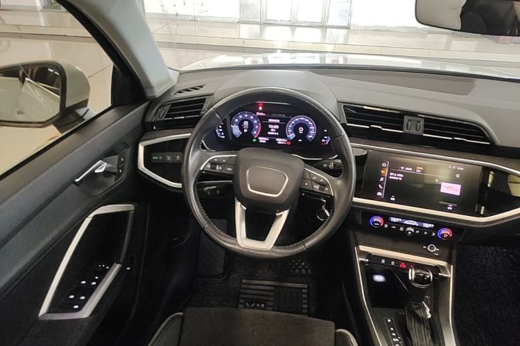 Used Audi Q3 2019 35 TFSI Advanced Dynamic Edition Steering Wheel