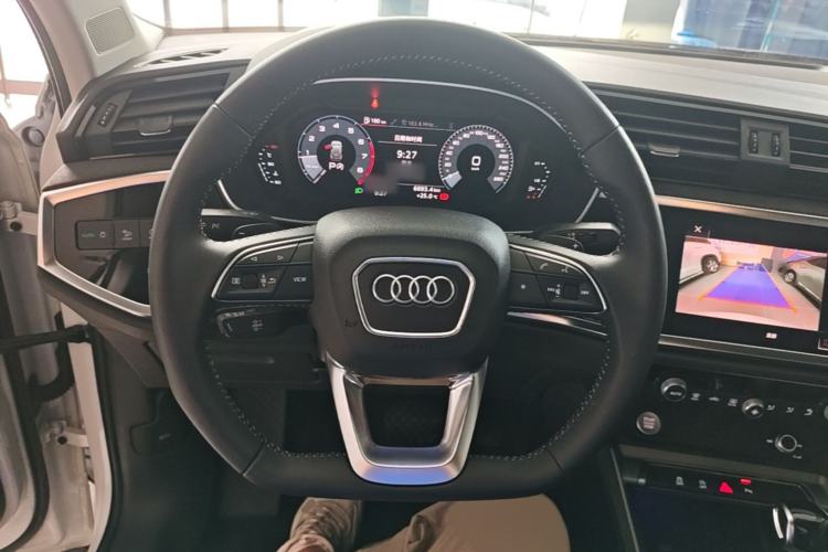 Used Audi Q3 2019 40 TFSI Fashion Dynamic Model Steering Wheel