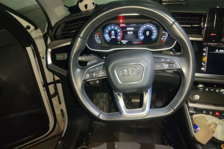 Used Audi Q3 2019 40 TFSI Fashion Dynamic Model Steering Wheel