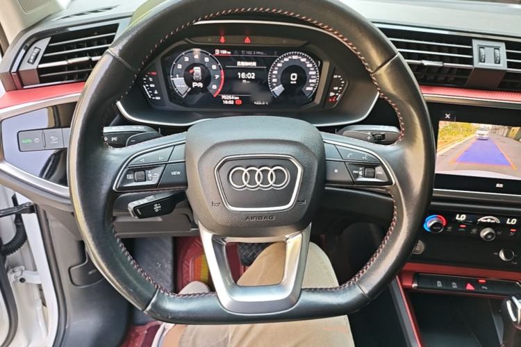 Used Audi Q3 2019 35 TFSI Fashion Dynamic Model Steering Wheel