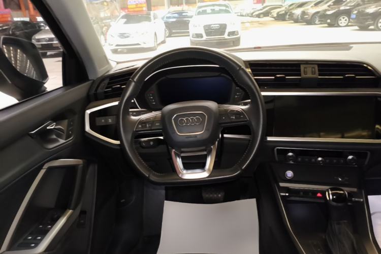 Used Audi Q3 2019 35 TFSI Fashion Dynamic Model Steering Wheel