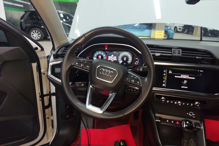 Used Audi Q3 2019 35 TFSI Advanced Dynamic Edition Steering Wheel