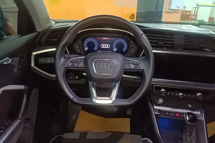 Used Audi Q3 2019 40 TFSI Fashion Dynamic Model Steering Wheel