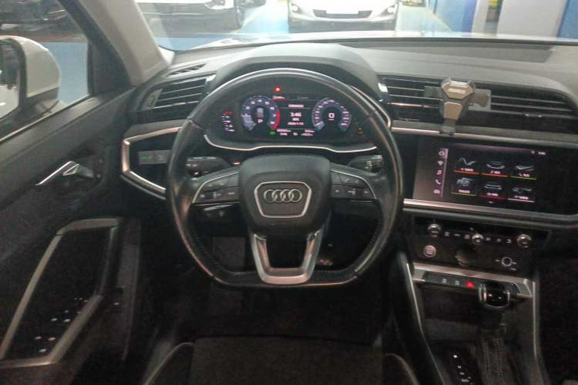 Used Audi Q3 2019 35 TFSI Fashion Dynamic Model Steering Wheel