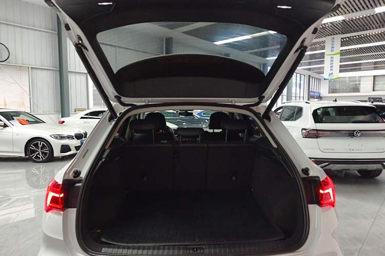 Used Audi Q3 2019 35 TFSI Fashion Dynamic Model Trunk
