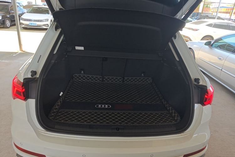 Used Audi Q3 2019 35 TFSI Fashion Dynamic Model Trunk