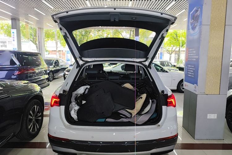 Used Audi Q3 2019 35 TFSI Advanced Style Edition Trunk