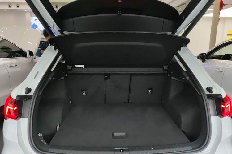 Used Audi Q3 2019 40 TFSI Fashionable and Elegant Model Trunk