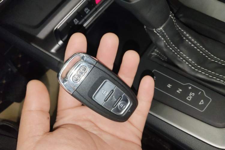 Used Audi Q3 2019 35 TFSI Advanced Dynamic Edition Vehicle Key