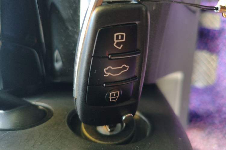 Used Audi Q3 2019 35 TFSI Advanced Style Edition Vehicle Key