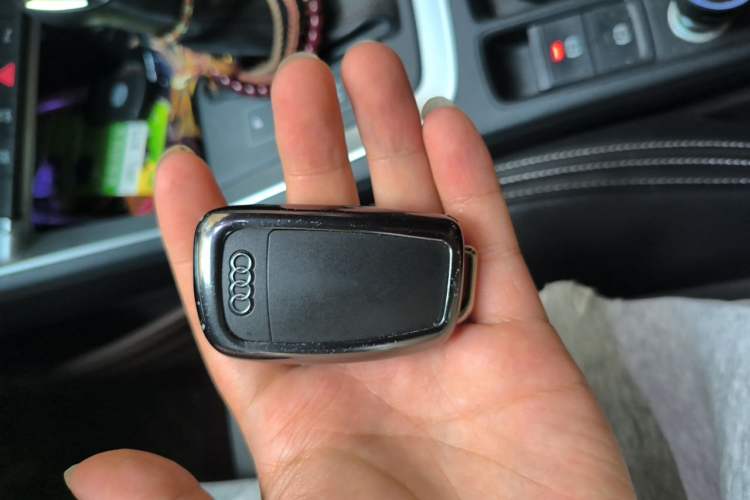 Used Audi Q3 2019 40 TFSI Fashionable and Elegant Model Vehicle Key