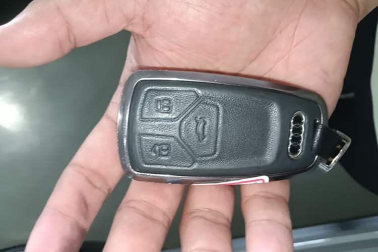 Used Audi Q3 2019 35 TFSI Advanced Dynamic Edition Vehicle Key
