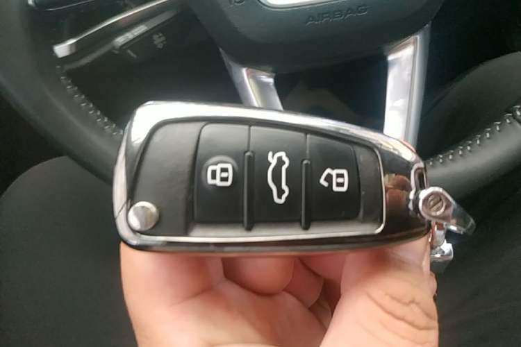 Used Audi Q3 2019 35 TFSI Advanced Dynamic Edition Vehicle Key
