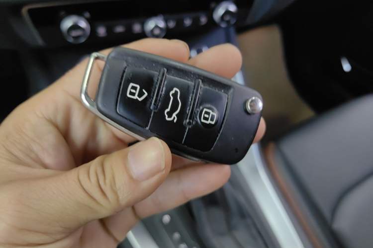 Used Audi Q3 2019 40 TFSI Fashionable and Elegant Model Vehicle Key