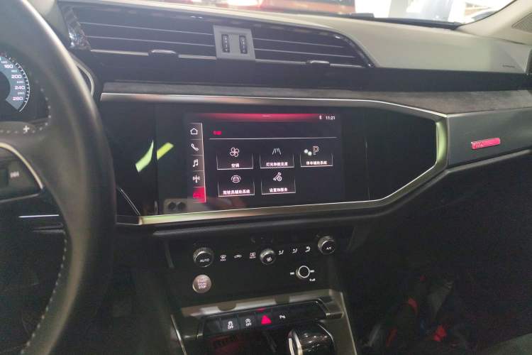 Used Audi Q3 2019 40 TFSI Fashion Dynamic Model Audio And AC Panel