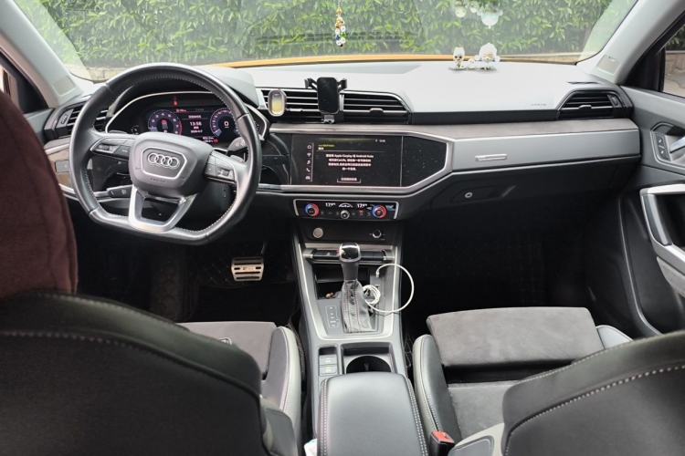 Used Audi Q3 2019 35 TFSI Fashion Dynamic Model Center Console