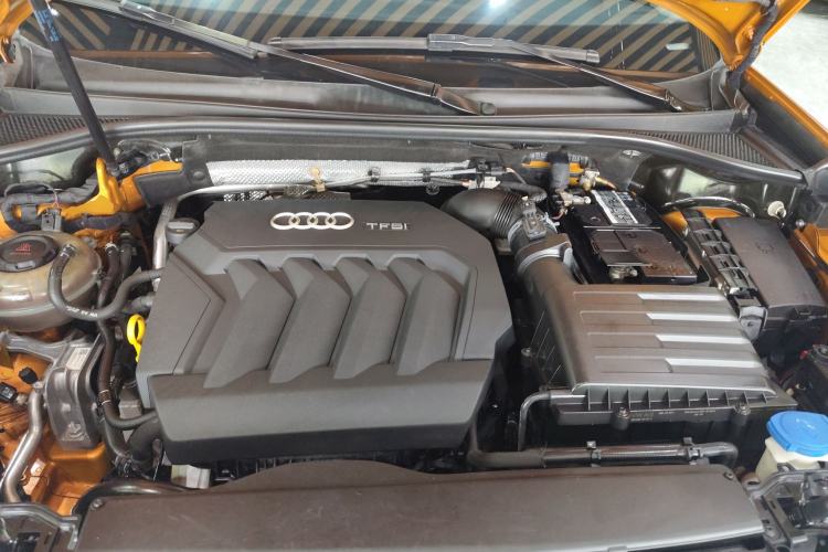 Used Audi Q3 2019 40 TFSI Fashion Dynamic Model Engine Bay
