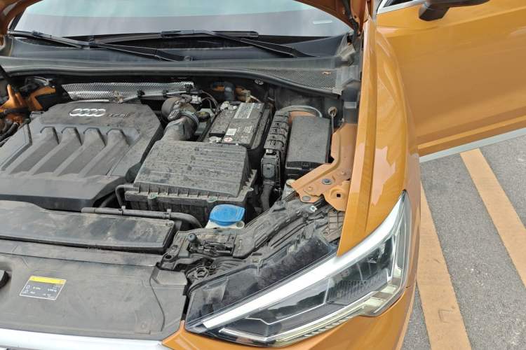 Used Audi Q3 2019 40 TFSI quattro Fashion Dynamic Model Engine Bay Left