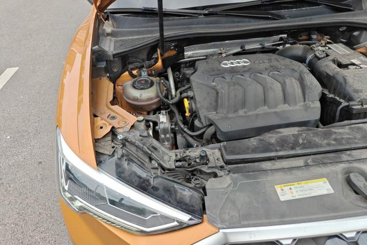 Used Audi Q3 2019 40 TFSI quattro Fashion Dynamic Model Engine Bay Right
