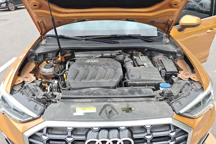 Used Audi Q3 2019 40 TFSI quattro Fashion Dynamic Model Engine Bay