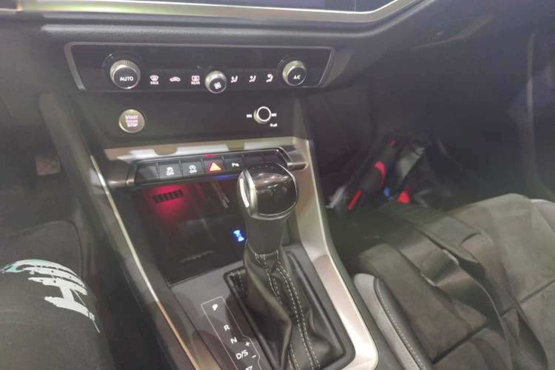 Used Audi Q3 2019 40 TFSI Fashion Dynamic Model Gear Lever