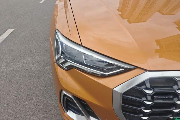 Used Audi Q3 2019 40 TFSI quattro Fashion Dynamic Model Right Front Headlight
