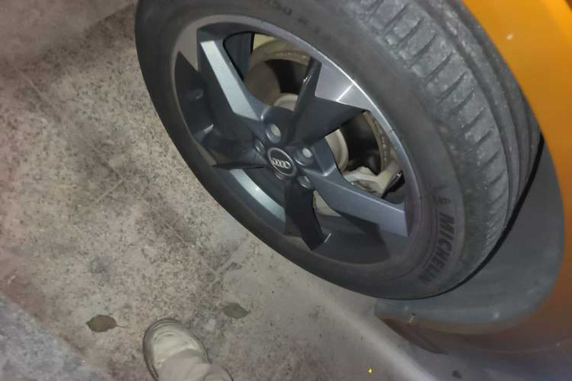 Used Audi Q3 2019 40 TFSI quattro Fashion Dynamic Model Right Front Wheel Hub