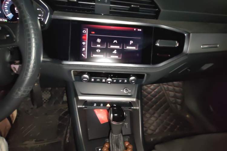 Used Audi Q3 2020 35 TFSI Ambition Dynamic Edition Audio And AC Panel