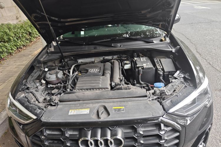 Used Audi Q3 2020 35 TFSI Fashion Dynamic Model Engine Bay