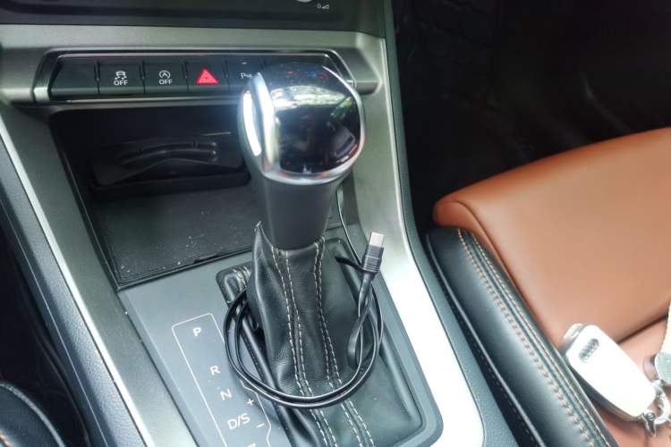 Used Audi Q3 2020 35 TFSI Fashion Dynamic Model Gear Lever