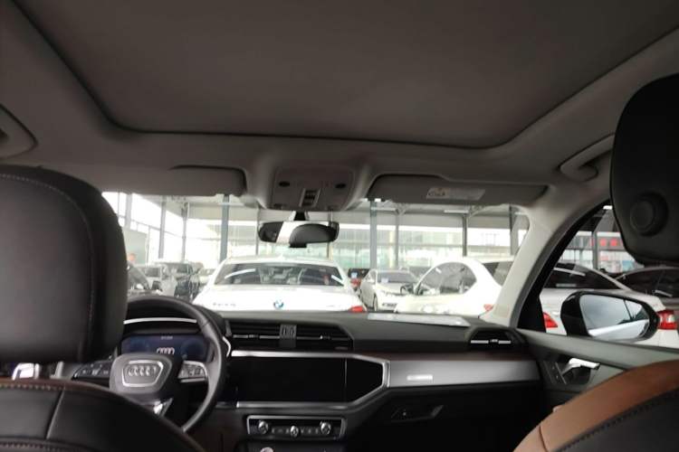 Used Audi Q3 2020 35 TFSI Fashionable and Elegant Model Headliner