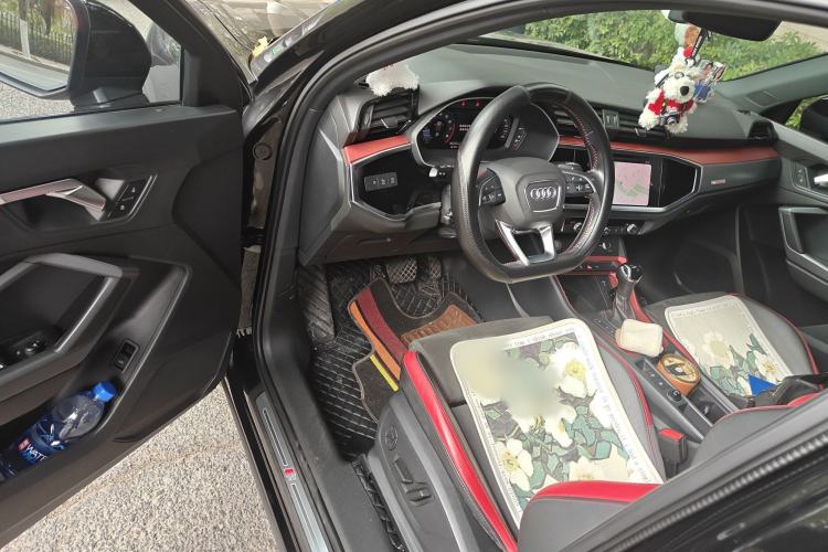 Used Audi Q3 2020 35 TFSI Fashion Dynamic Model Interior 3