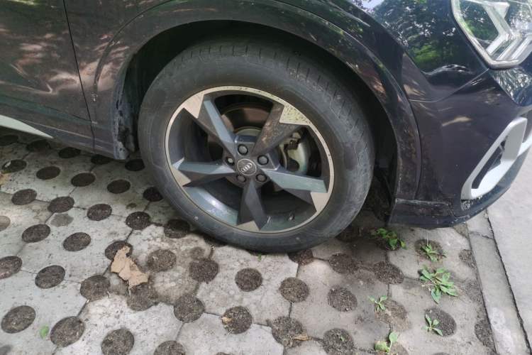 Used Audi Q3 2020 35 TFSI Fashion Dynamic Model Right Front Wheel Hub