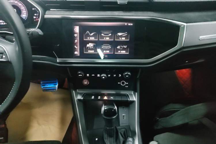Used Audi Q3 2020 35 TFSI Fashion Dynamic Model Audio And AC Panel