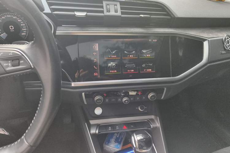 Used Audi Q3 2020 35 TFSI Fashion Dynamic Model Audio And AC Panel