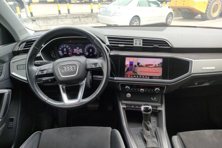 Used Audi Q3 2020 35 TFSI Ambition Dynamic Edition Center Console
