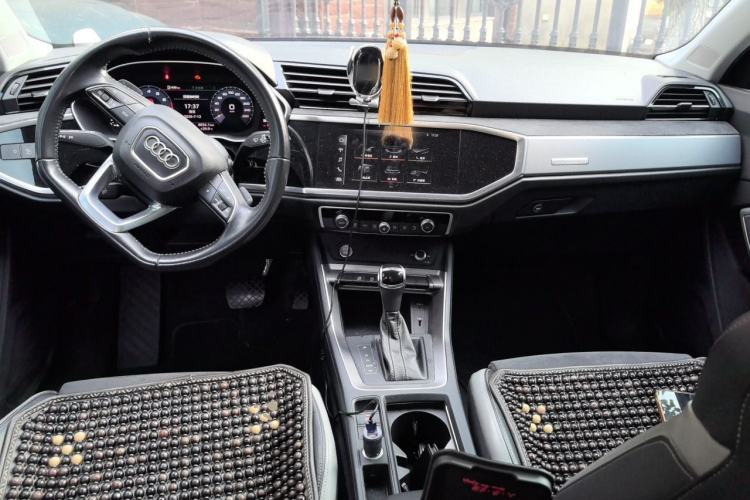 Used Audi Q3 2020 35 TFSI Ambition Dynamic Edition Center Console