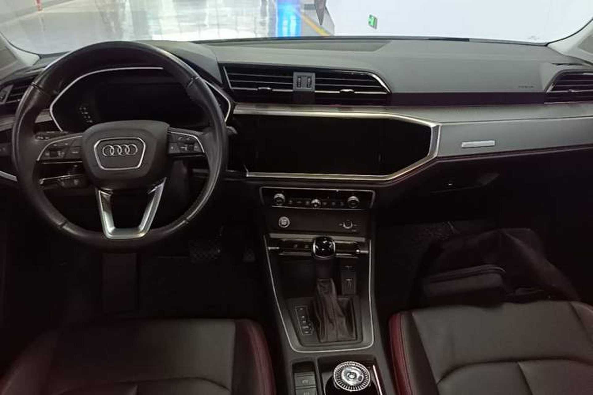 Used Audi Q3 2020 35 TFSI Fashionable and Elegant Model Center Console