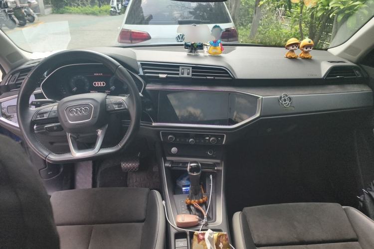 Used Audi Q3 2020 35 TFSI Fashion Dynamic Model Center Console